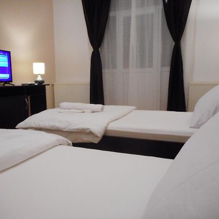 Hotel Holiday Victoria Viktóriaváros Kültér fotó
