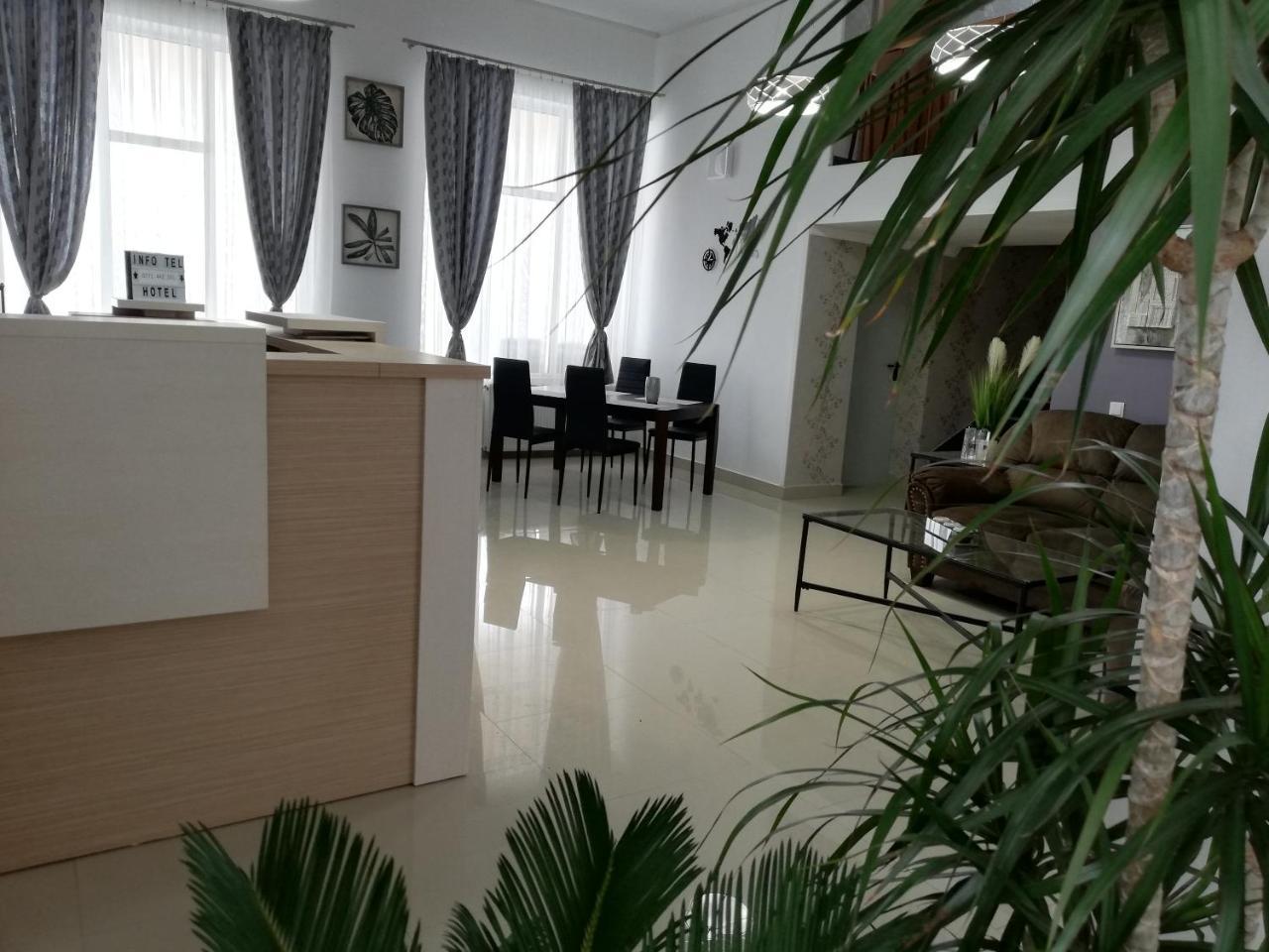 Hotel Holiday Victoria Viktóriaváros Kültér fotó