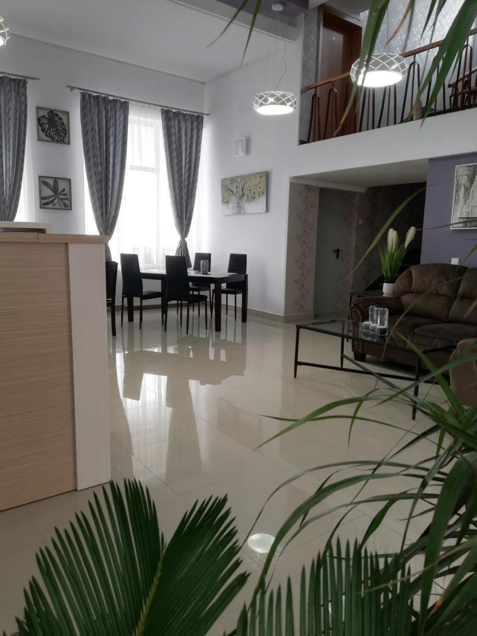 Hotel Holiday Victoria Viktóriaváros Kültér fotó