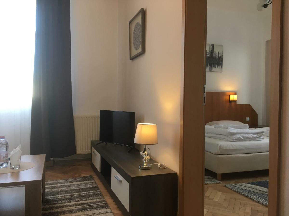 Hotel Holiday Victoria Viktóriaváros Kültér fotó